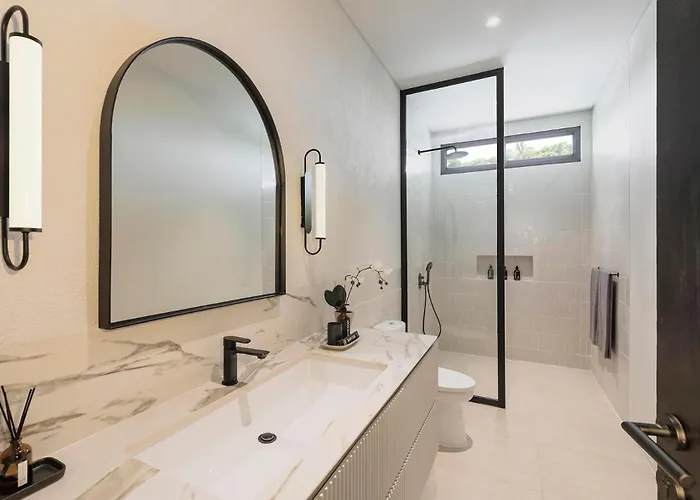 Hampton Ii Pererenan Villa *